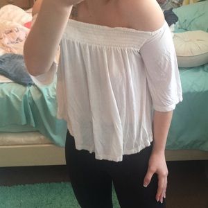 AMERICAN EAGLE off the shoulder